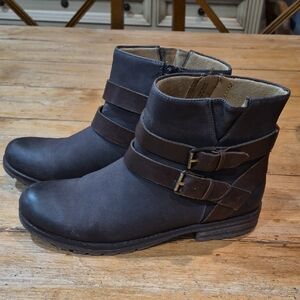 Woman's Brown Leather Ankle Boots